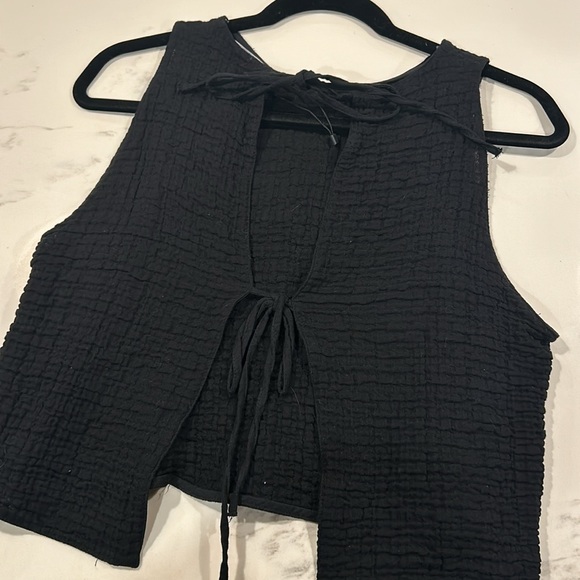 Zara cropped, tie back Muslin top - Picture 2 of 2